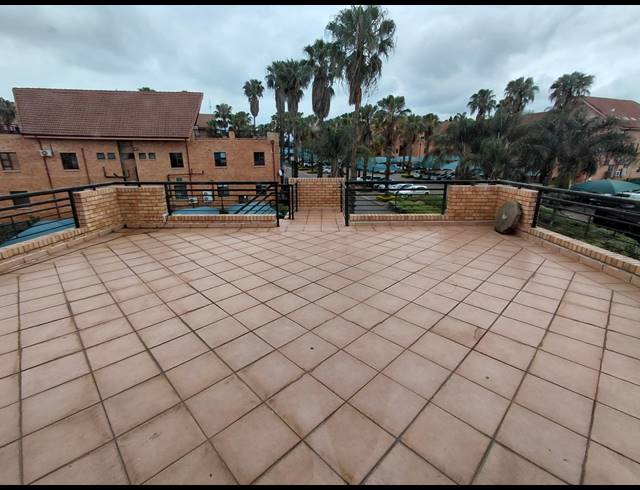 89M² OFFICE TO LET IN FOURWAYS